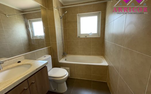 ARRIENDO AMPLIA CASA EN BRISA DEL SOL