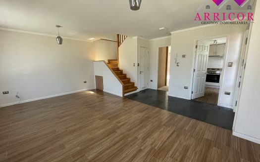 ARRIENDO AMPLIA CASA EN BRISA DEL SOL