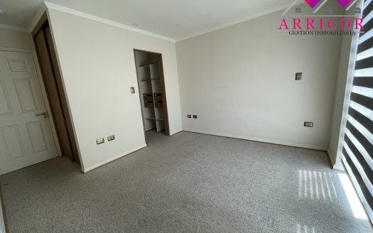 ARRIENDO AMPLIA CASA EN BRISA DEL SOL