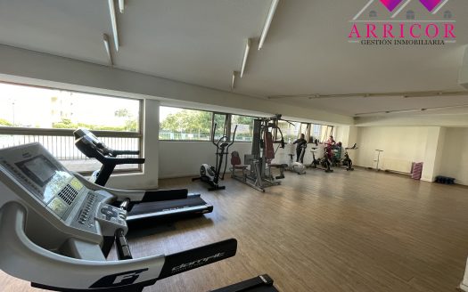 SE VENDE DEPARTAMENTO AMOBLADO EN EDIFICIO PARQUE URBANO