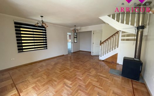 ARRIENDO CASA EN CONDOMINIO SECTOR JAIME REPULLO