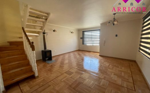 ARRIENDO CASA EN CONDOMINIO SECTOR JAIME REPULLO