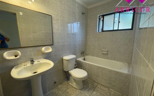 ARRIENDO CASA EN CONDOMINIO SECTOR JAIME REPULLO