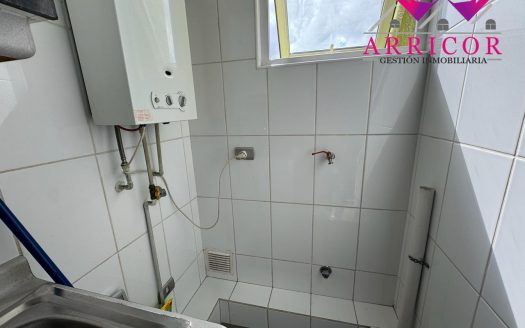 ARRIENDO DEPARTAMENTO DOS DORMITORIOS EN LOMAS DE SAN SEBASTIAN