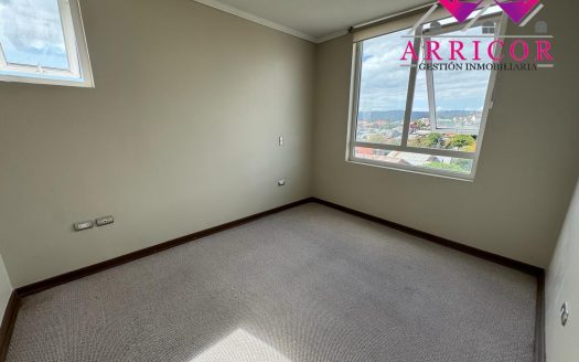 ARRIENDO DEPARTAMENTO DOS DORMITORIOS EN LOMAS DE SAN SEBASTIAN
