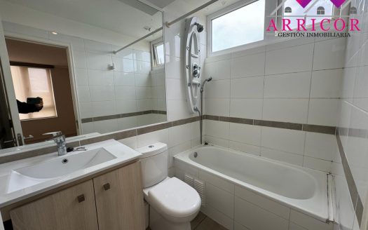 SE VENDE DEPARTAMENTO DE TRES DORMITORIOS EN BRISA DEL SOL