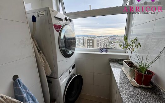 SE VENDE DEPARTAMENTO DE TRES DORMITORIOS EN BRISA DEL SOL